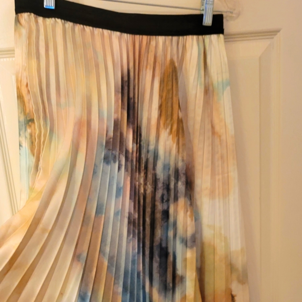 WD NY Pale pattern pleated skirt